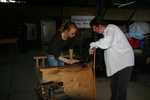 Susanne Precht und Barbara Ebner von Eschenbach arbeiten in Grimnitz